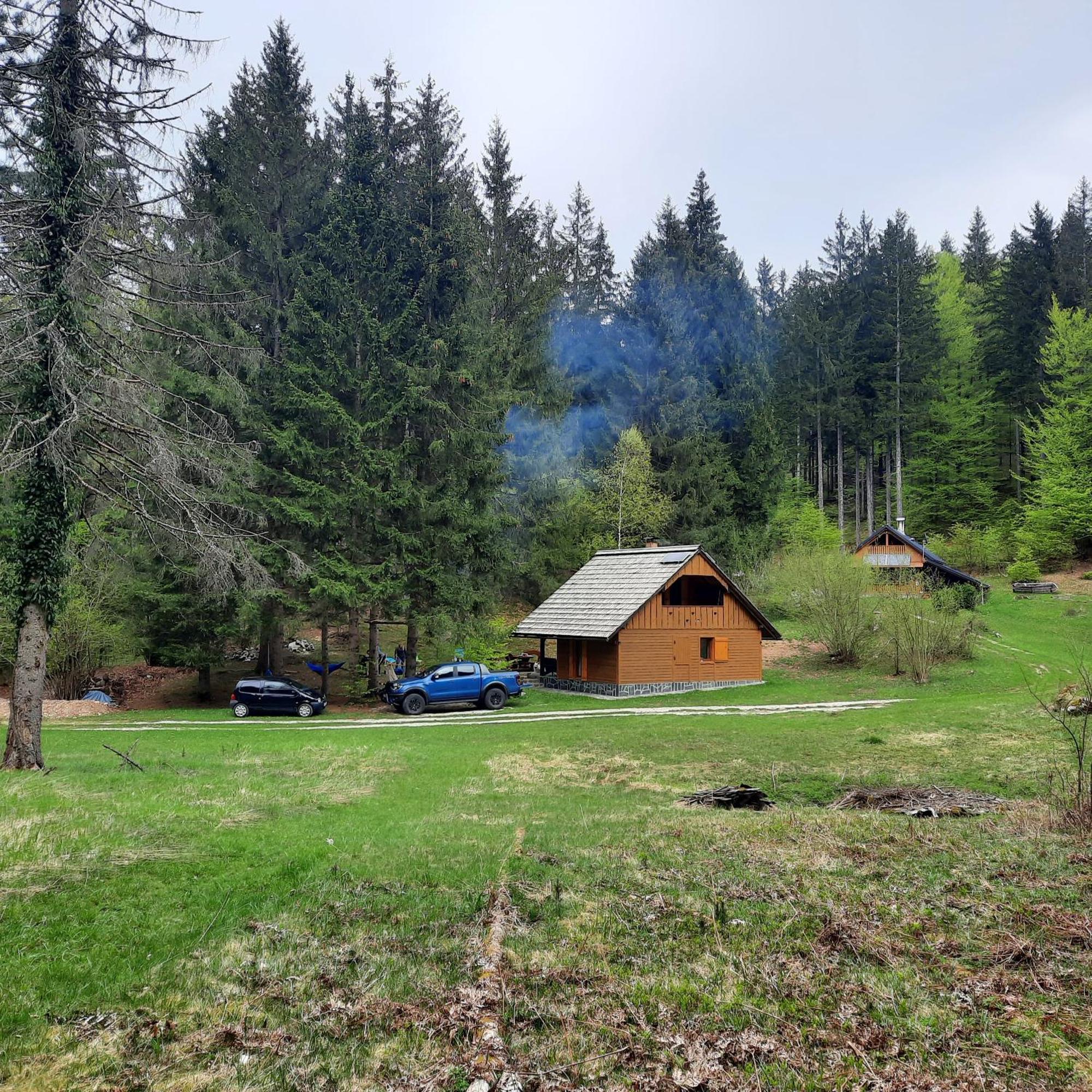 Koca V Gozdu, Forest House Near Блед Экстерьер фото